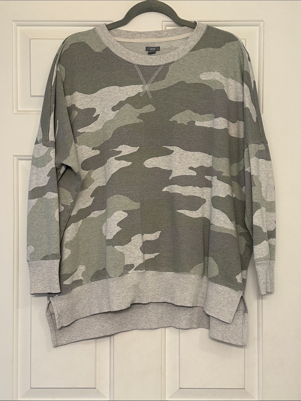 aerie Olive & Gray Camo Pullover Sweatshirt